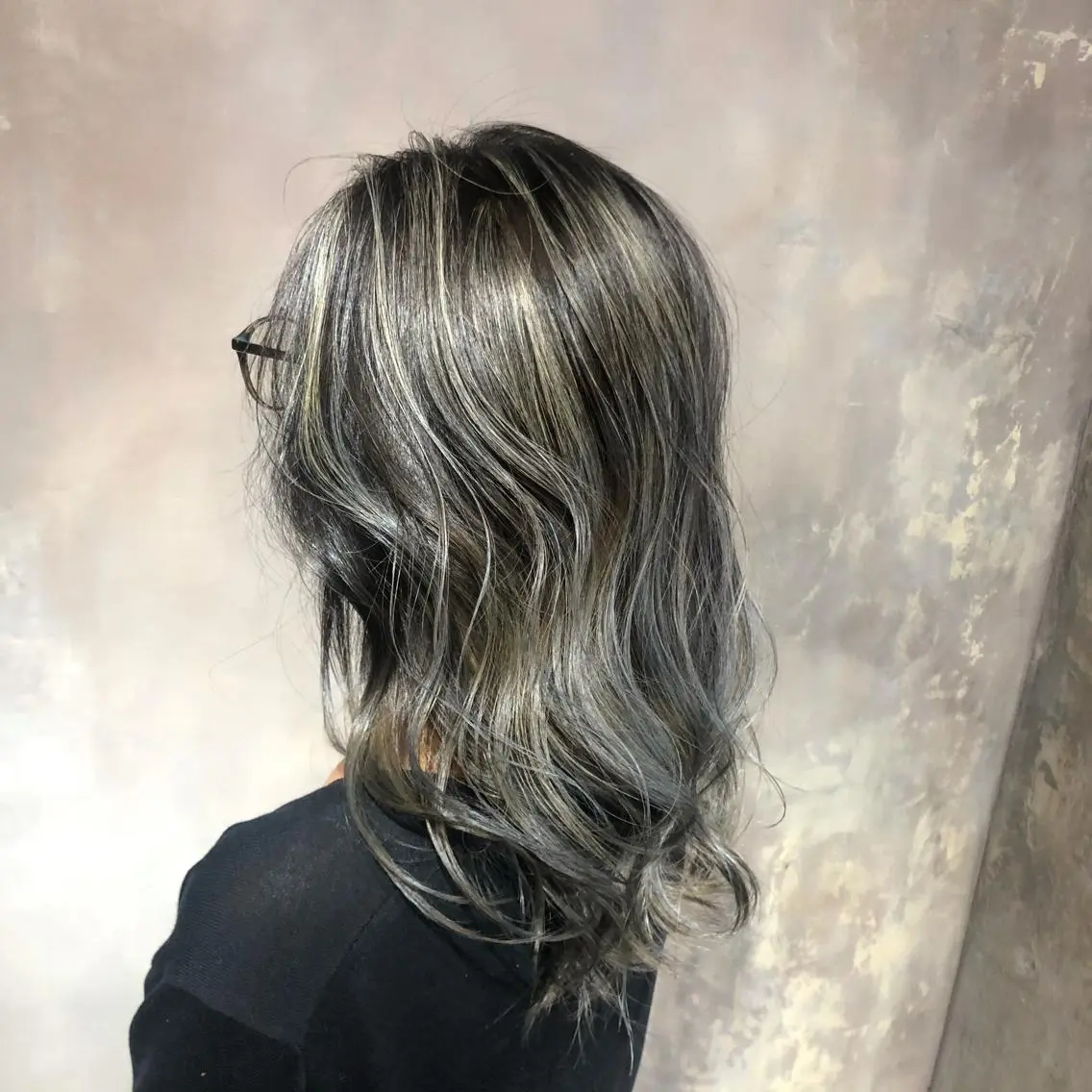 ロング カラー バレイヤージュ 外国人風カラー レイヤーカット La vielle 西峠のヘアスタイル