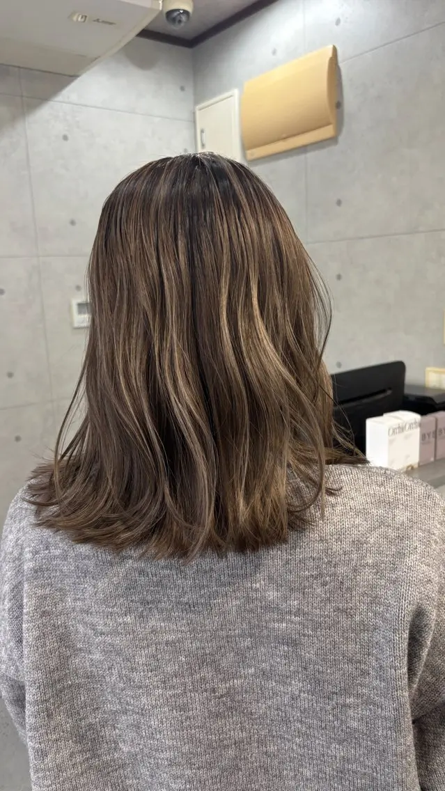セミロング ショートボブ ボブ ハイライト 髪質改善 レイヤーカット REVE 美容室のヘアスタイル