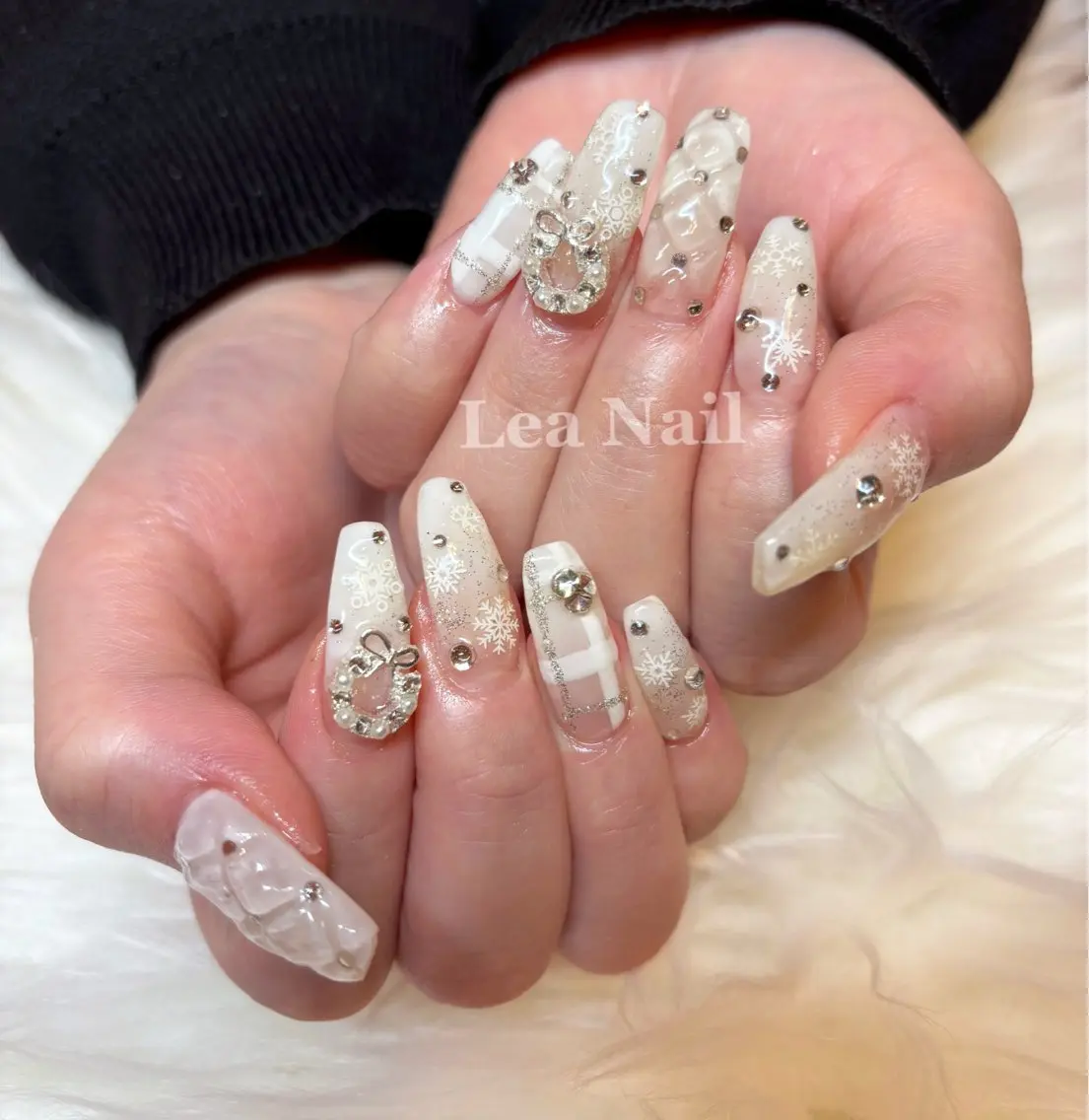 ネイル ぷっくりネイル ホワイト Lea Nailのネイルデザイン
