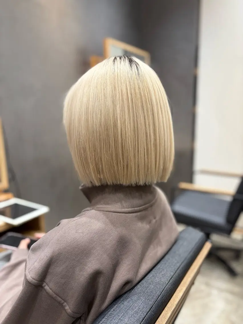 ショート カラー ボブ 椋 愛穂のヘアスタイル