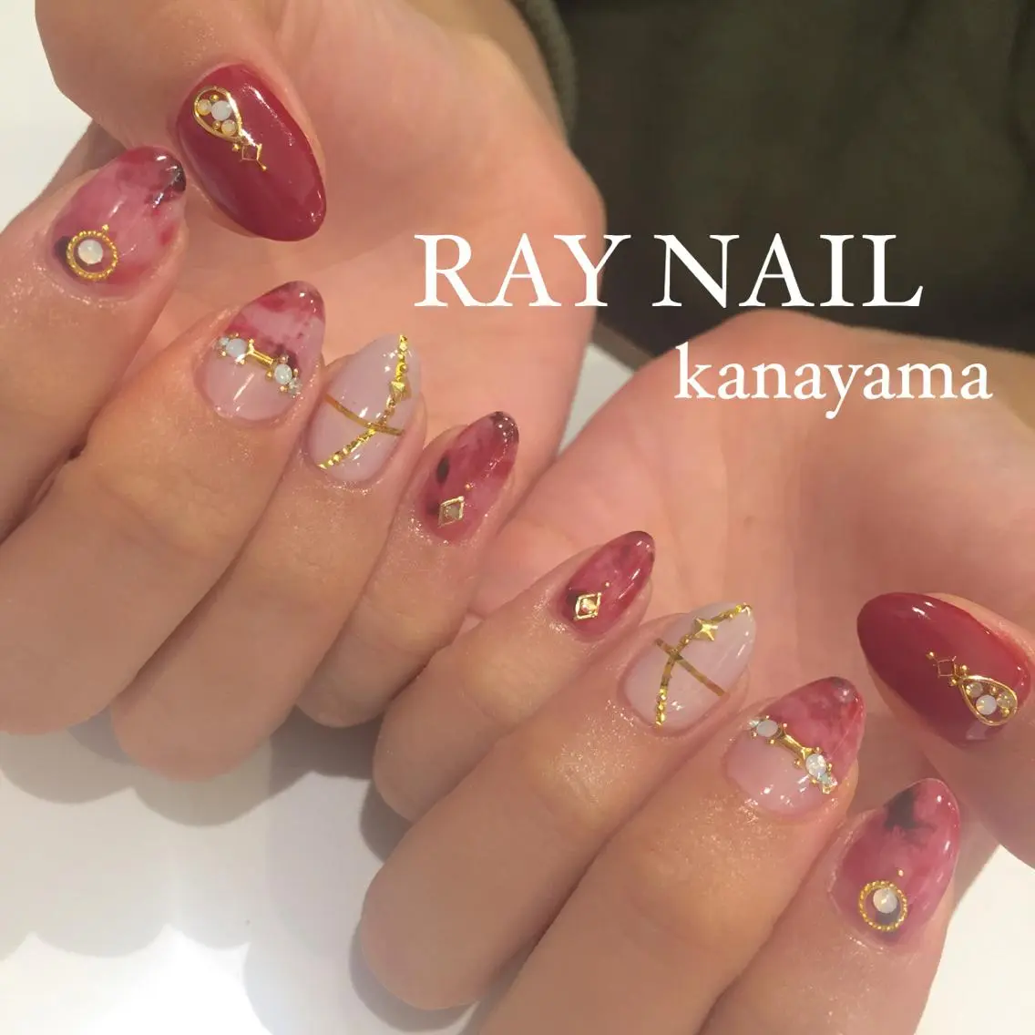 ネイル べっ甲ネイル ニュアンスネイル 赤色 Arowa 伊田のネイルデザイン