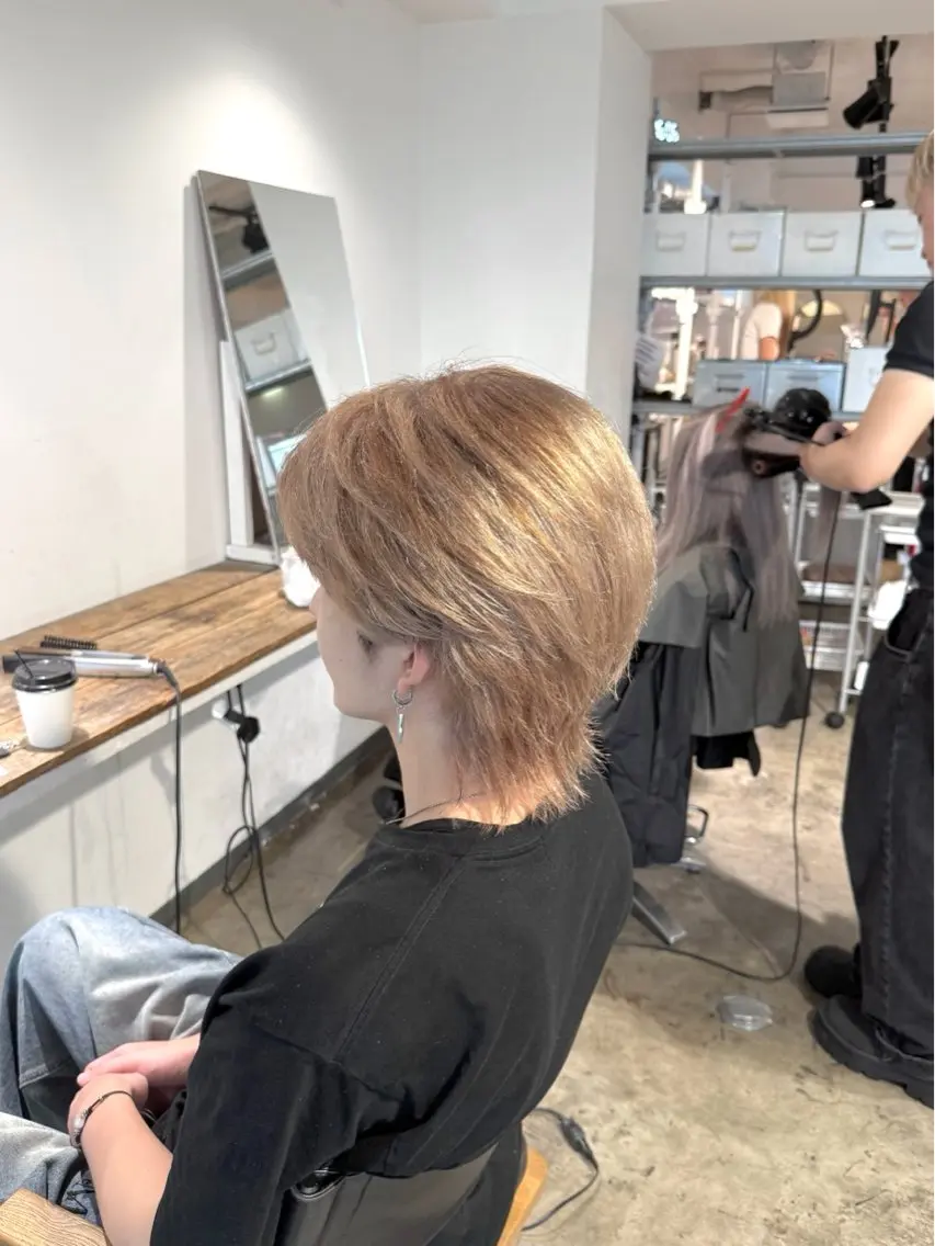 ショート カラー メンズ ベージュカラー ミルクティーベージュ ヘアカラー トリートメント 🫧ブリーチカラー/ 透明感/みきのヘアスタイル