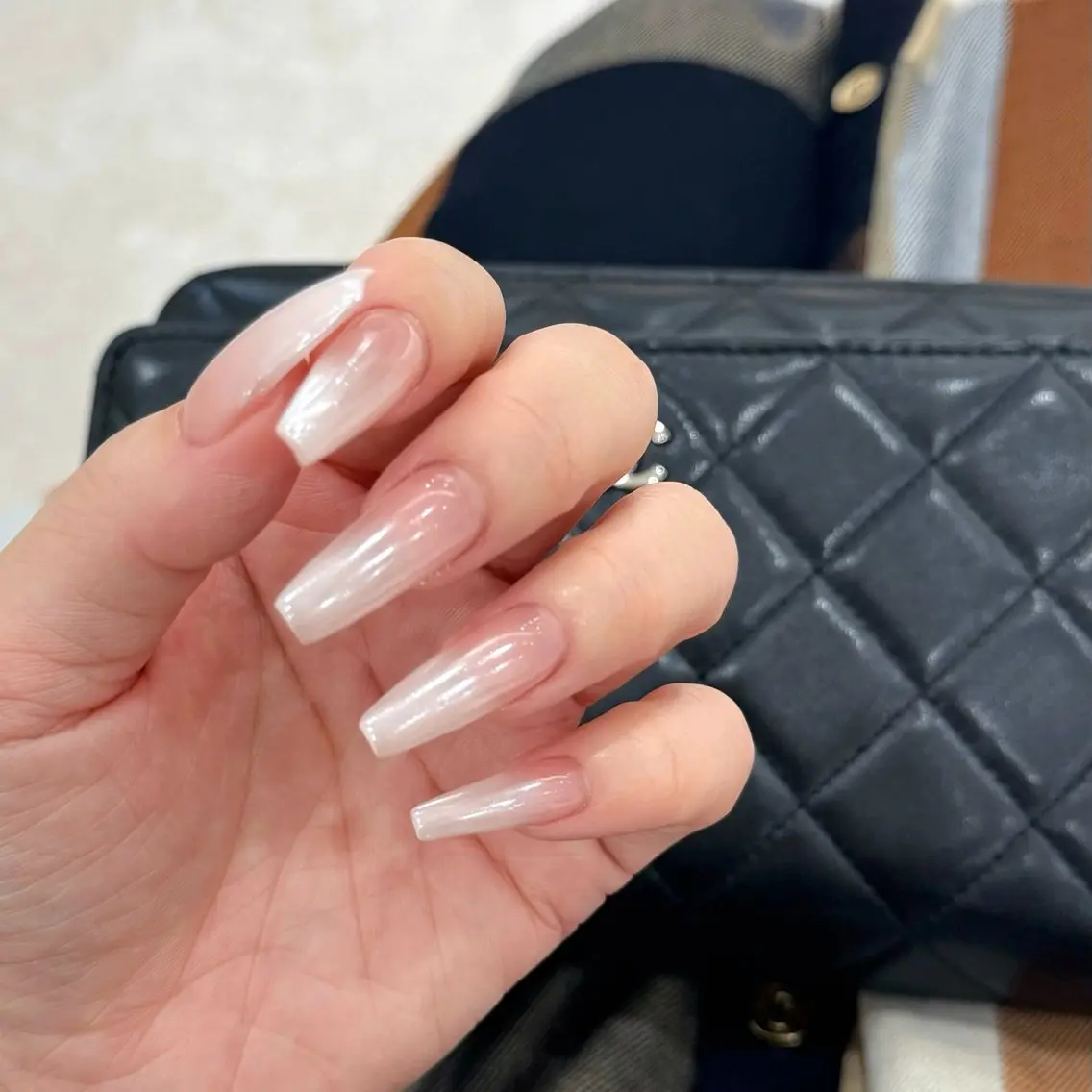 ネイル オーロラネイル グラデーション キラキラネイル ワンホンネイル nailsalon ChuColaのネイルデザイン