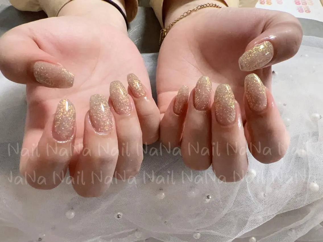 ミディアム カラー ネイル フラッシュネイル ラメ(グリッター) ハンドネイル Nail NaNaのネイルデザイン