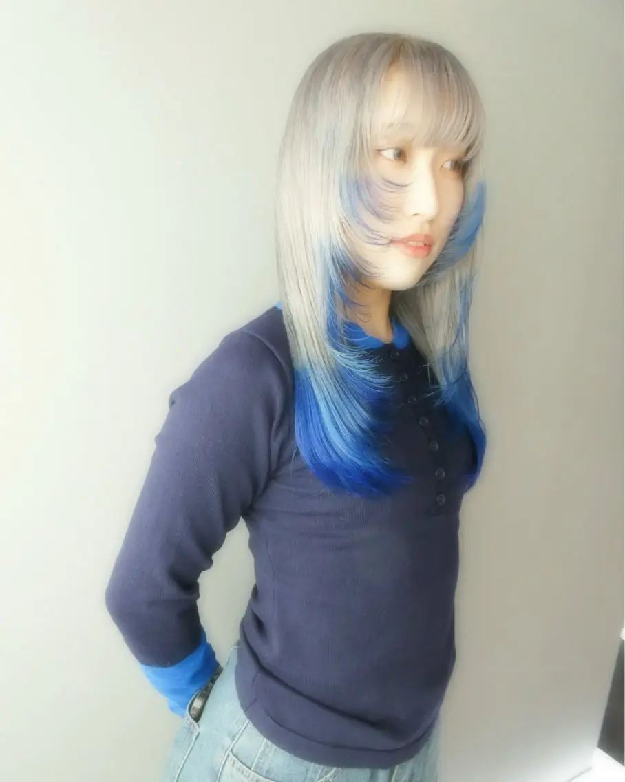 ロング カラー 佐野 えり奈のヘアスタイル