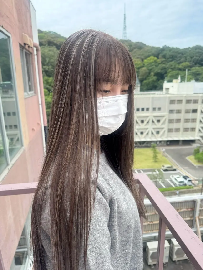 ロング カラー ハイライトカラー ハイライト ヘアカラー Viage （ビアージュ）のヘアスタイル