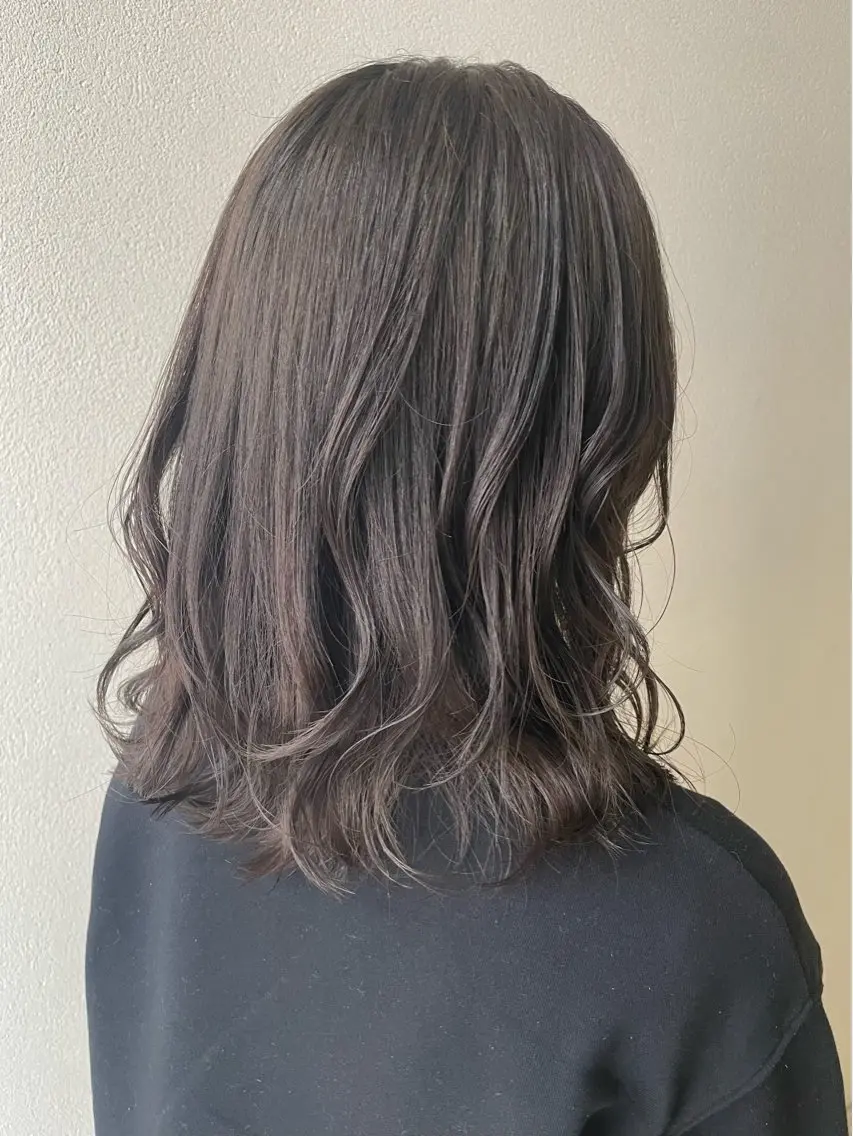 ミディアム カラー ブリーチ ダブルカラー グレージュ ブリーチなしカラー オリーブグレージュ ヘアカラー 沢田 瞳のヘアスタイル