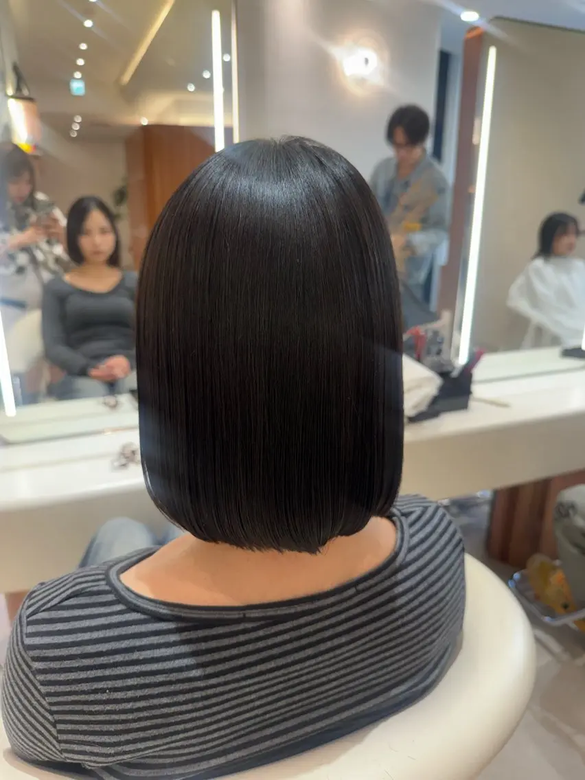 ショート 伸ばしかけ 縮毛矯正 縮毛矯正 渋谷/切りっぱなし レイヤー/ブリーチのヘアスタイル