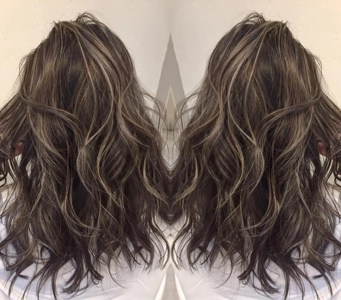 セミロング カラー カット ヘアカラー 韓国レイヤー外国人風 透明感カラー髪質改善のヘアスタイル