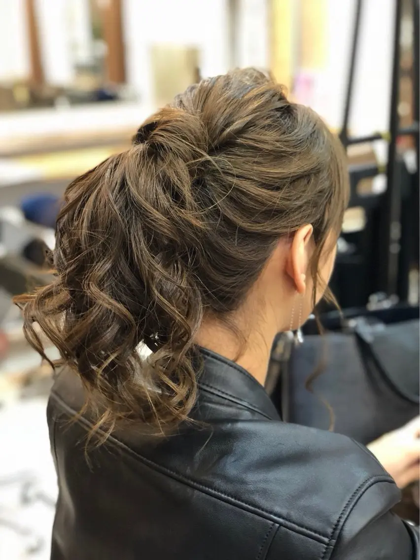セミロング ヘアアレンジ ヘアセット 🌈髪質改善🌈 過去の1艶サラ体験✨のヘアスタイル