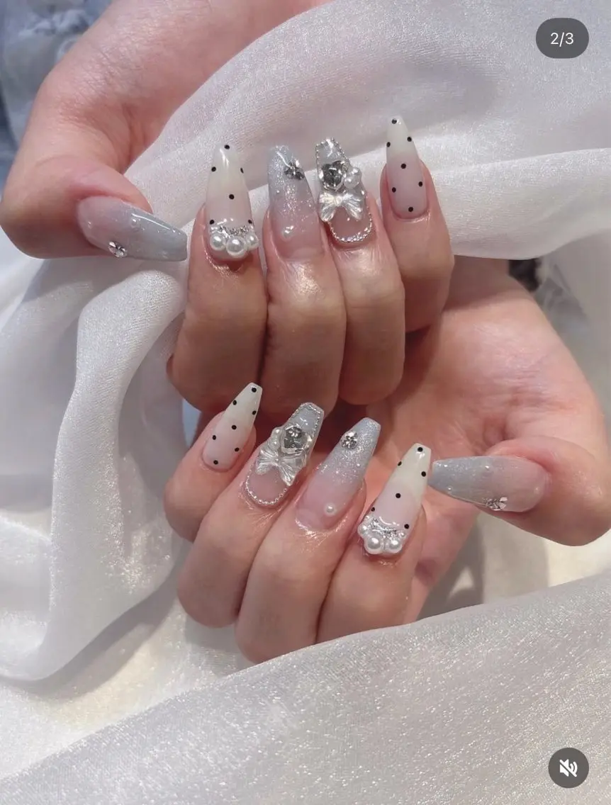 ネイル フレンチネイル キラキラネイル 韓国ネイル シンプルネイル ワンホンネイル ハンドネイル MEI Nailのネイルデザイン