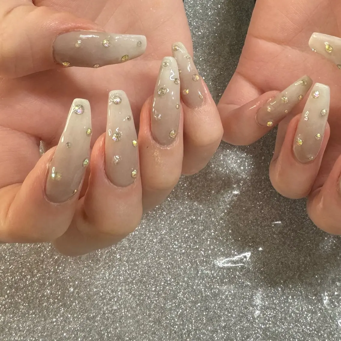 ネイル ハンドネイル VIERU 🌈🎀💖のネイルデザイン