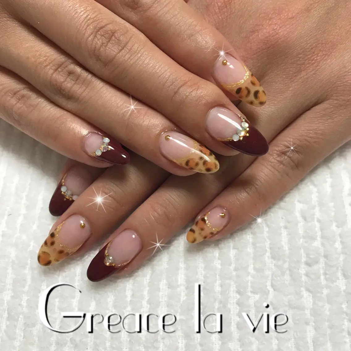 ロング カラー パーマ ヘアアレンジ キッズ ネイル マツエク・マツパ ボルドーカラー ボルドー Greace  la vieのネイルデザイン