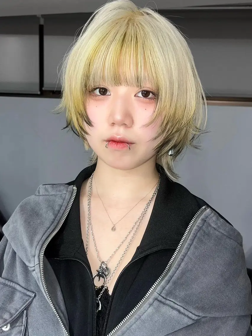 ショート ウルフ🦋顔まわり ❤︎ ͛MEIのヘアスタイル