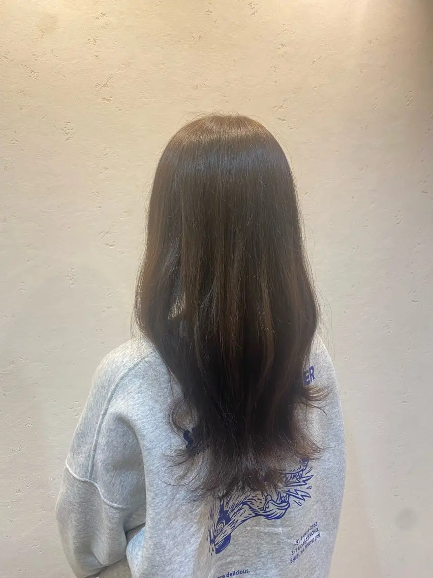 ロング カラー 佐々木 愛里のヘアスタイル