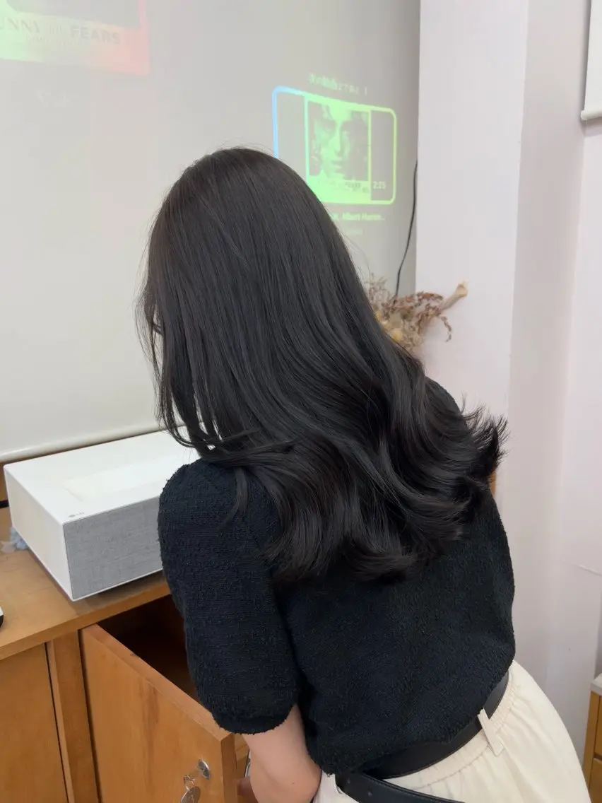 カラー 透明感カラー ダークグレー ダークグレージュ グレージュ yelm府中🌼 /かのんのヘアスタイル