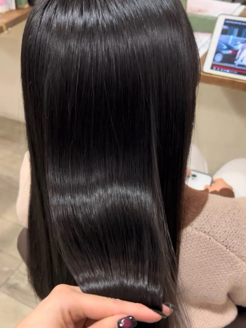 ロング 縮毛矯正 トリートメント 拝頭　奈枝 Beretのヘアスタイル
