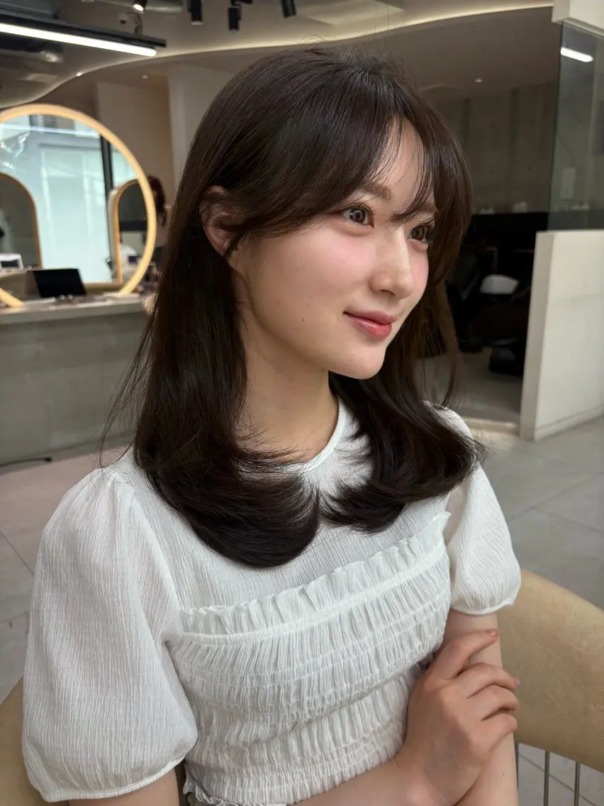 ミディアム カット ヘアカラー トリートメント 福岡縮毛矯正✨️ ストレート 向井和輝のヘアスタイル