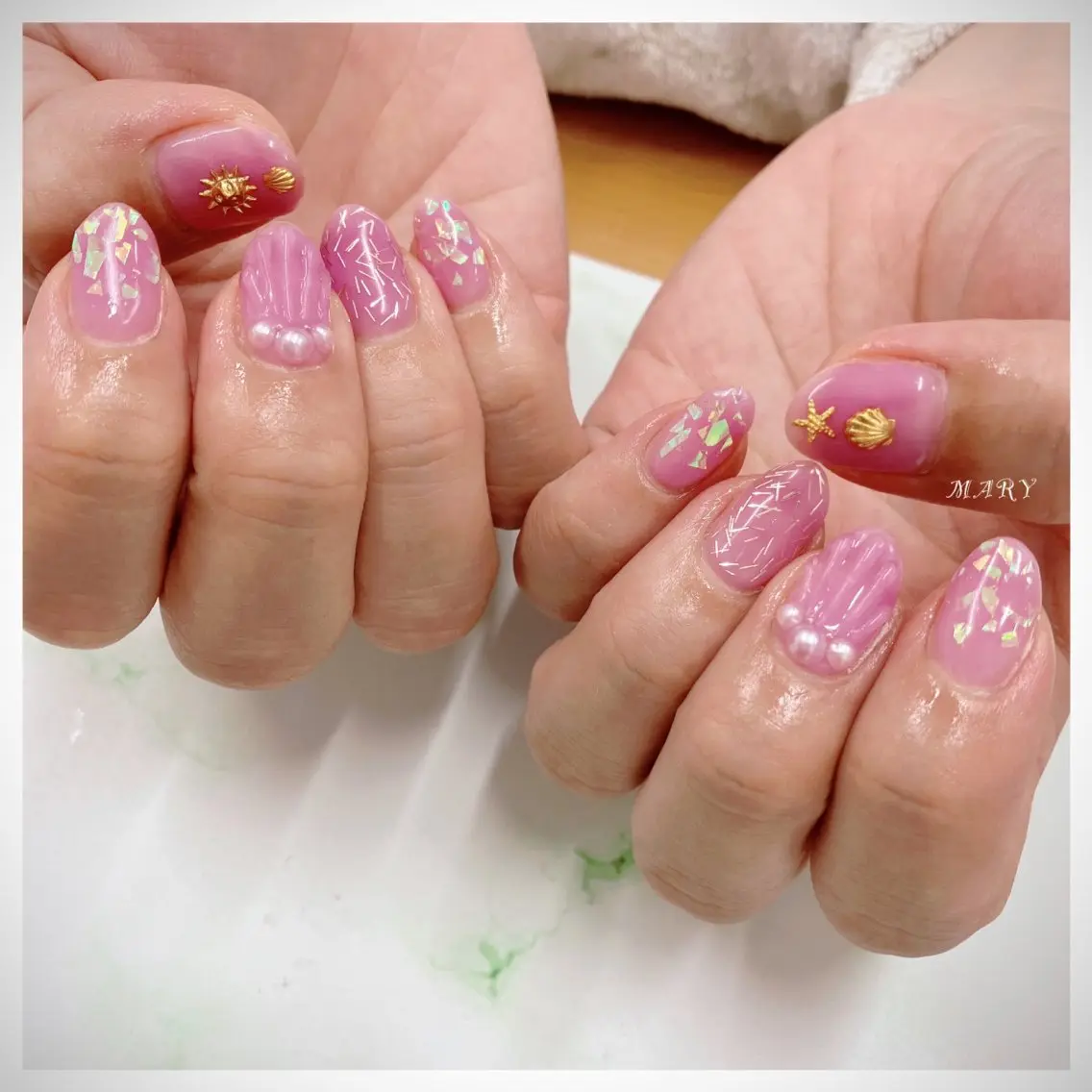 ネイル ニュアンスネイル パープル 夏ネイル ハンドネイル Mary nail .narumiのネイルデザイン