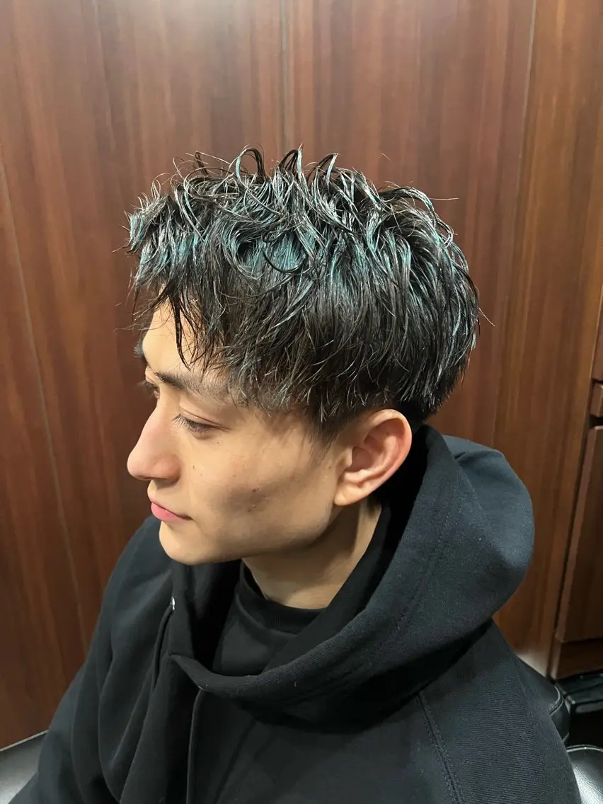 ミディアム ✨メンズカット 無料‼️✨土尾快斗のヘアスタイル