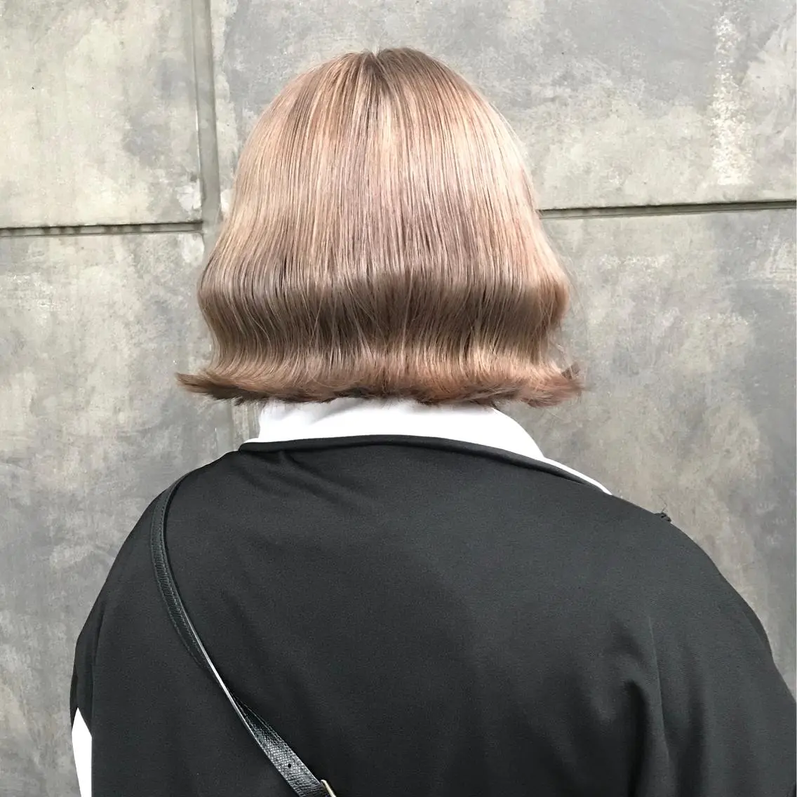 ショート カラー ベージュカラー ブリーチ ブロンド ホワイトベージュ タンバルモリ K-POP好き美容師 🇰🇷Kai.Yのヘアスタイル