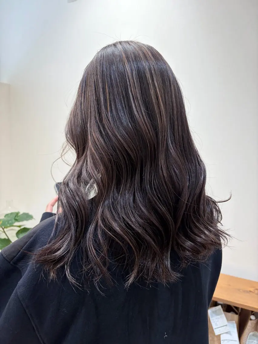 カラー ハイライトカラー ヘアカラー 金森 実海のヘアスタイル