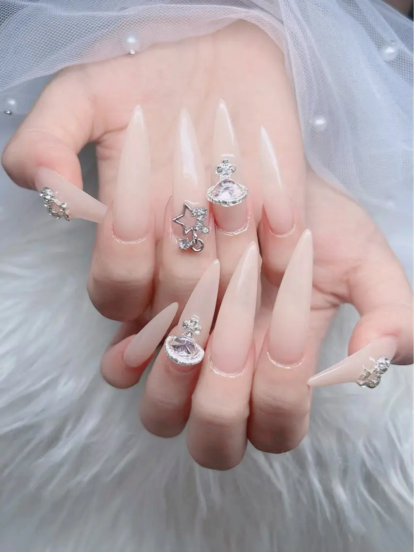 ネイル オーロラネイル フレンチネイル ジェルネイル ハロウィン キラキラネイル H.baby Nail Salonのネイルデザイン