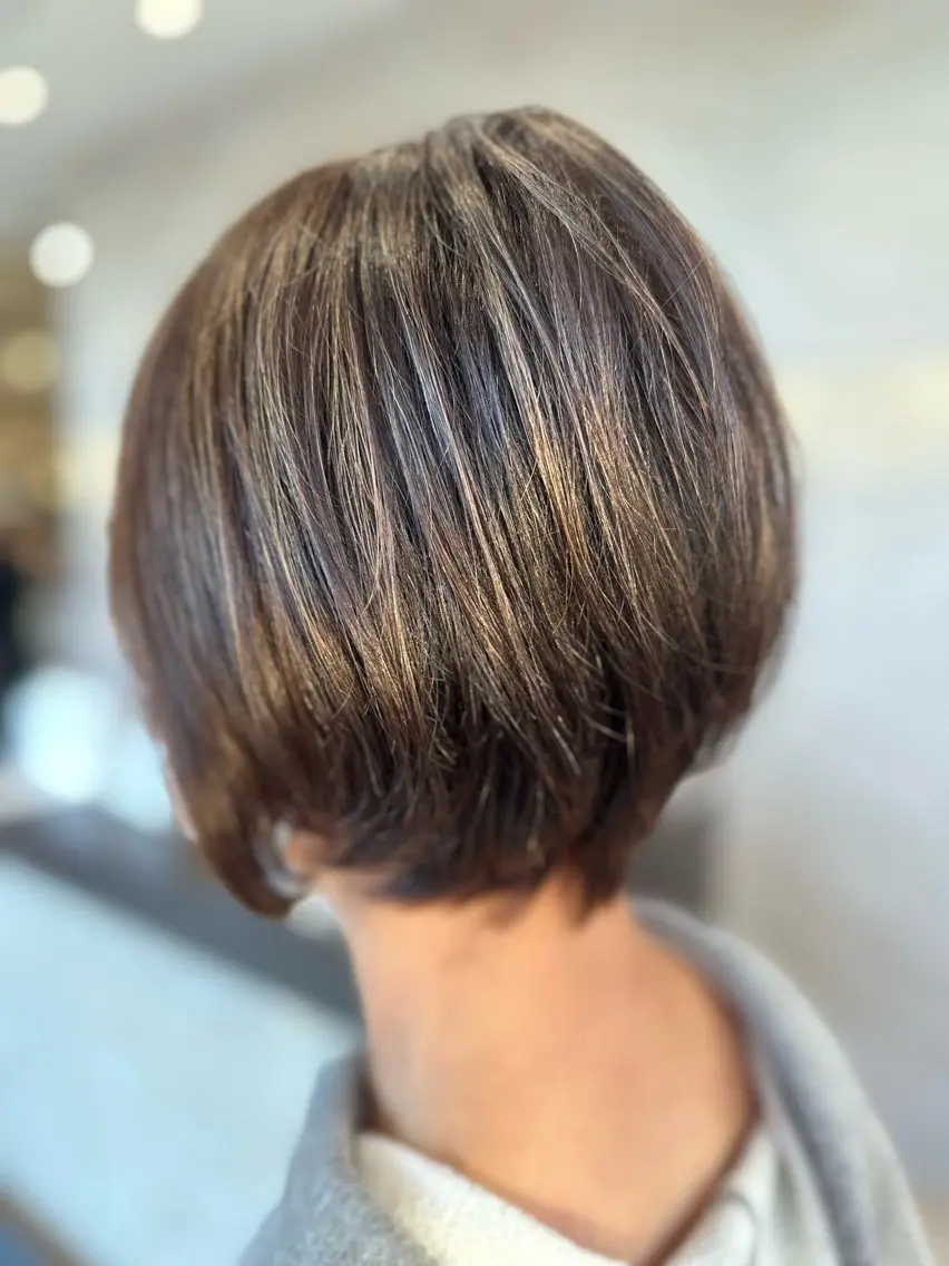 ショート ハイライト 白髪ぼかしモデル 募集中ヒキマカイトのヘアスタイル