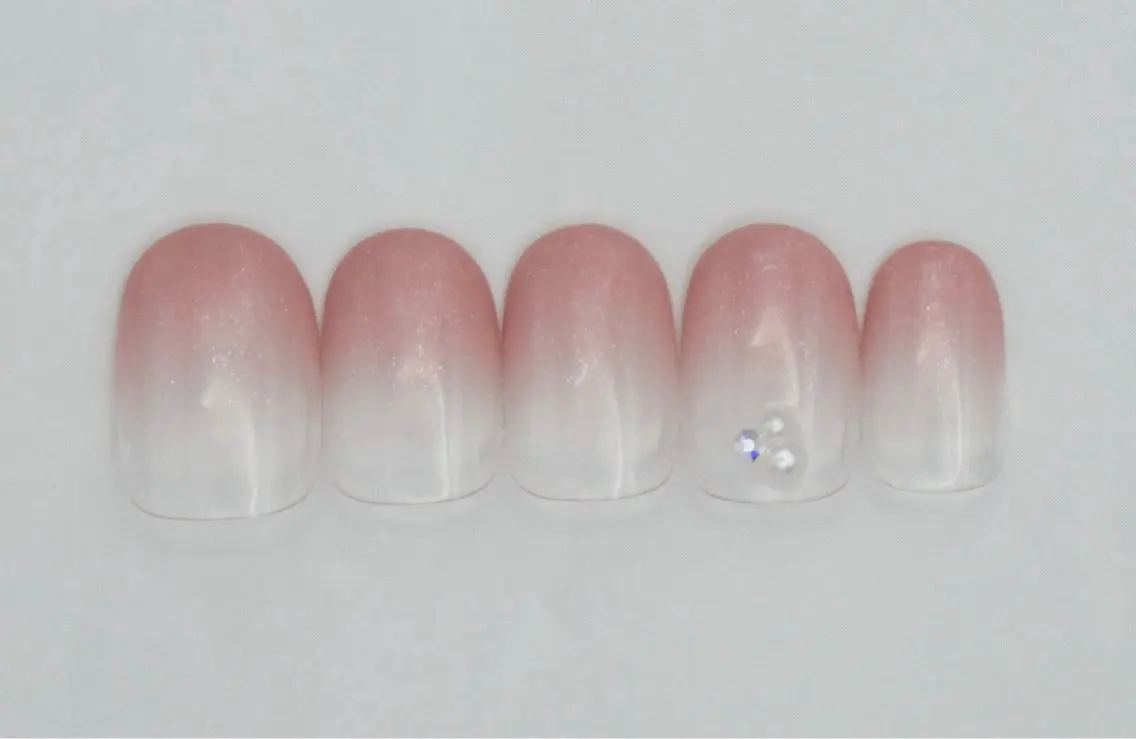 ネイル ゆら 練習生💅🏻のネイルデザイン