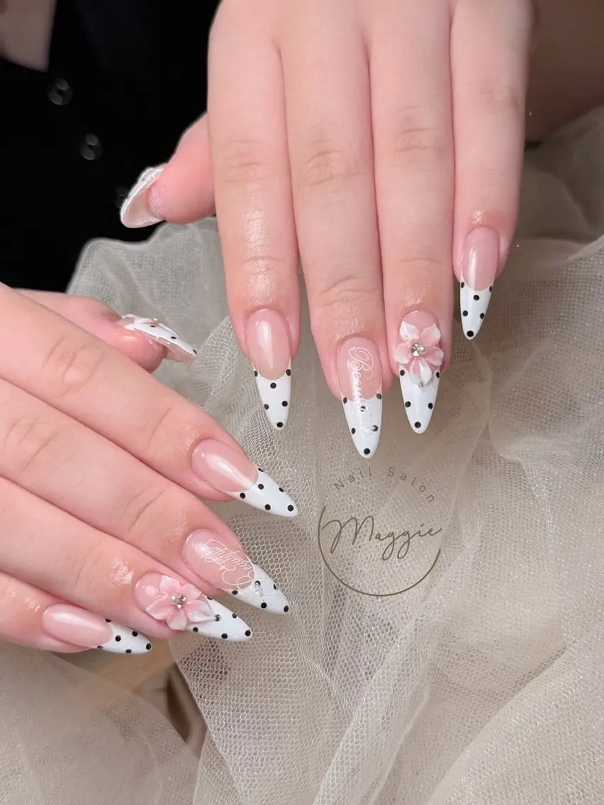 ネイル Maggie Nail🦩のネイルデザイン