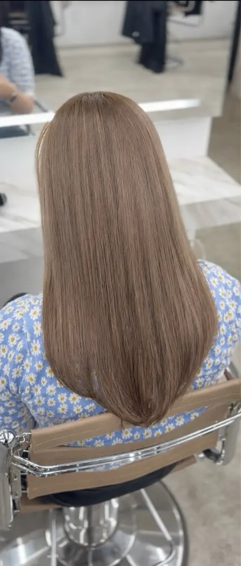 ロング ヘアカラー 🩶カネコ ユラ🩶のヘアスタイル
