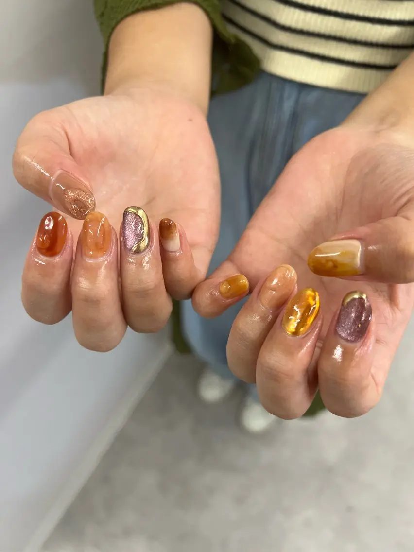 ネイル ブラウン ジェルネイル 韓国ネイル マグネットネイル ニュアンスネイル ハンドネイル ハンドケア Bana_ Nailのネイルデザイン