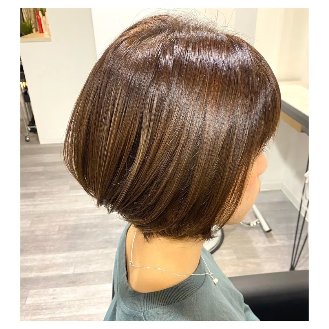 ショート カラー 長岡 美紀のヘアスタイル