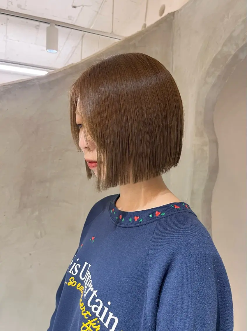 ミディアム カット ヘアカラー トリートメント 切りっぱなしボブ/ 艶カラー/綾莉のヘアスタイル