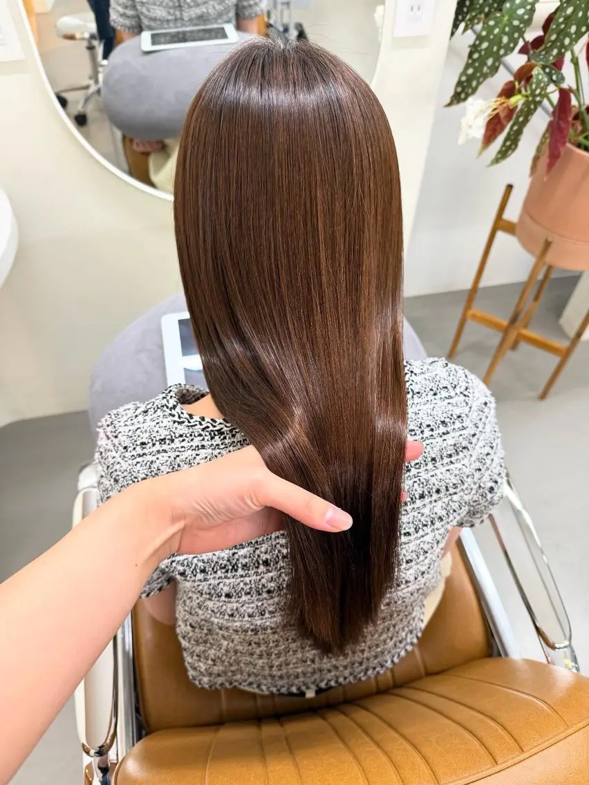 ＳＮＳでよく見るサラサラツルツルに👩🏻🫧美髪矯正ストレート➕髪質改善クイックトリートメント🥣🍃の写真