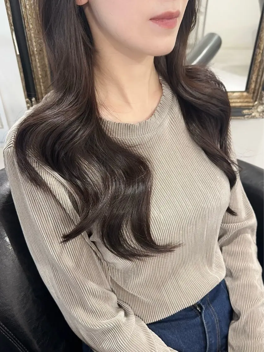 ロング カラー ベージュカラー ラベンダーカラー ラベンダーベージュ レイヤーカット 岡崎/レイヤーカット ／縮毛矯正/美髪のヘアスタイル