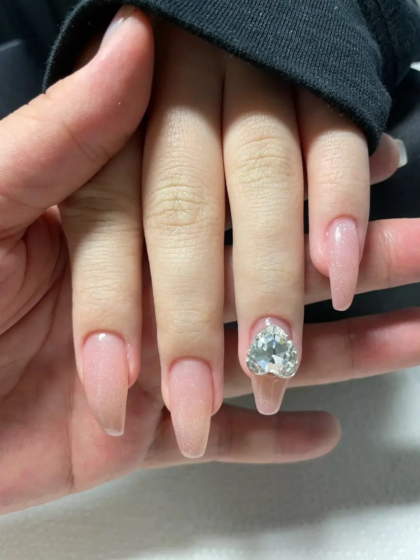 ネイル ストーンネイル ハンドネイル nail salon 7☺︎2のネイルデザイン