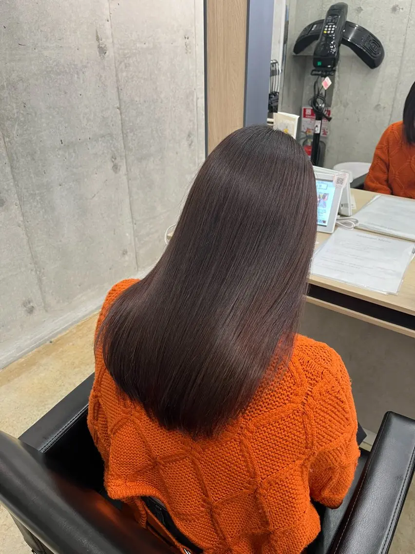 セミロング カラー パーマ カット ヘアカラー 縮毛矯正 🪽髪質改善矯正 🤍MIU🤍のヘアスタイル