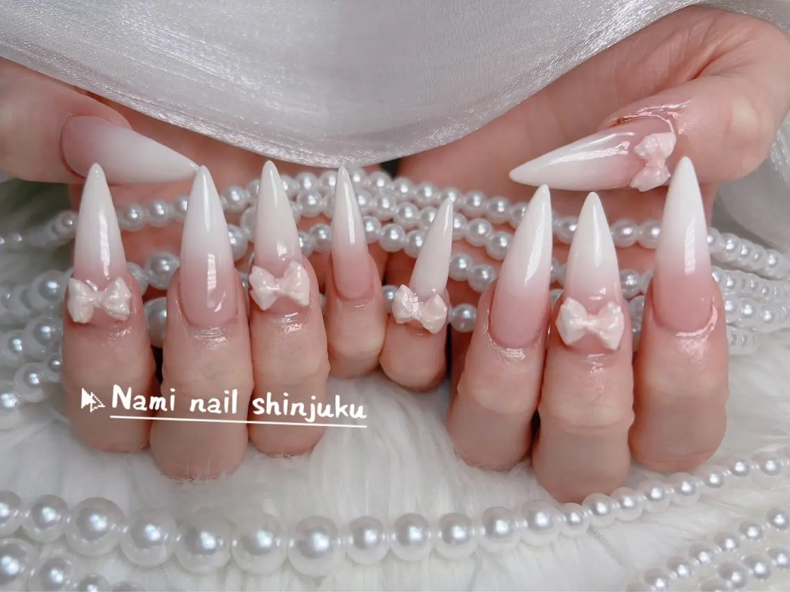 ネイル 長さ出し ガーリー 韓国ネイル ロングネイル 持ち込み ハンドネイル Nami nail salonのネイルデザイン