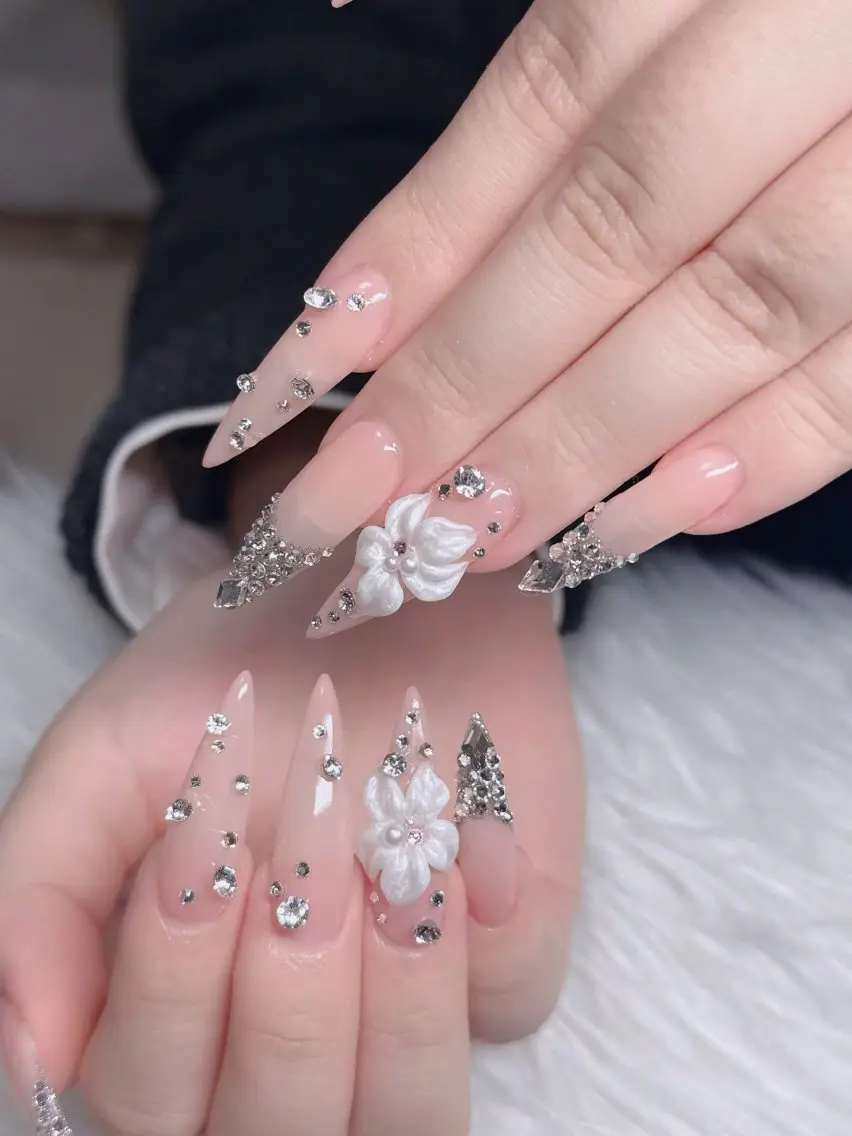 ネイル フレンチネイル ジェルネイル ガラスフレンチ ハロウィン ハート ハンドネイル H.baby Nail Salonのネイルデザイン