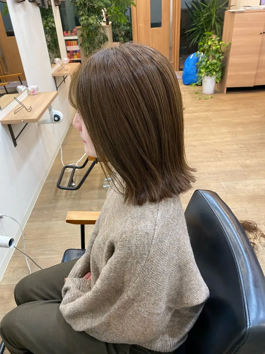 セミロング レイヤーカット 外ハネヘア Becky Lush 札幌アカデミー 一澤のマツエク・マツパデザイン