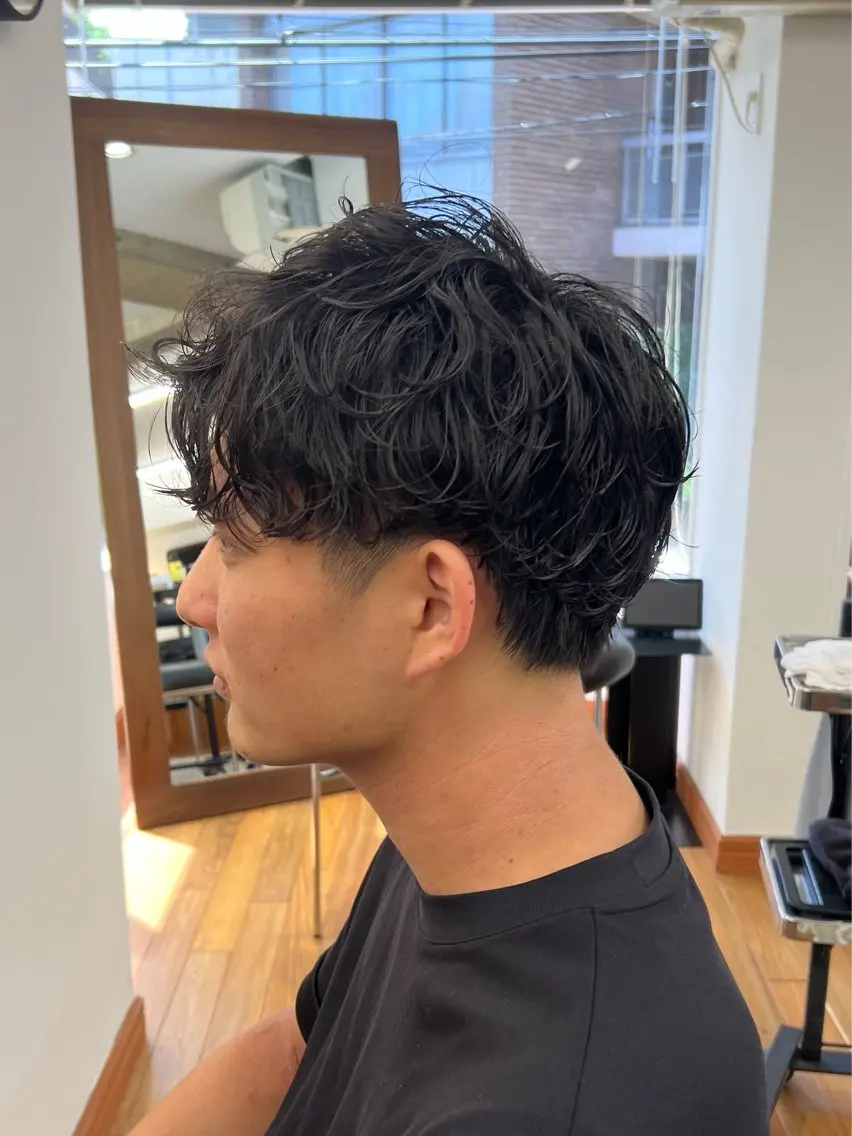 ショート パーマ メンズ カット パーマ メンズカット✂️ スキンフェード伊藤陸のヘアスタイル