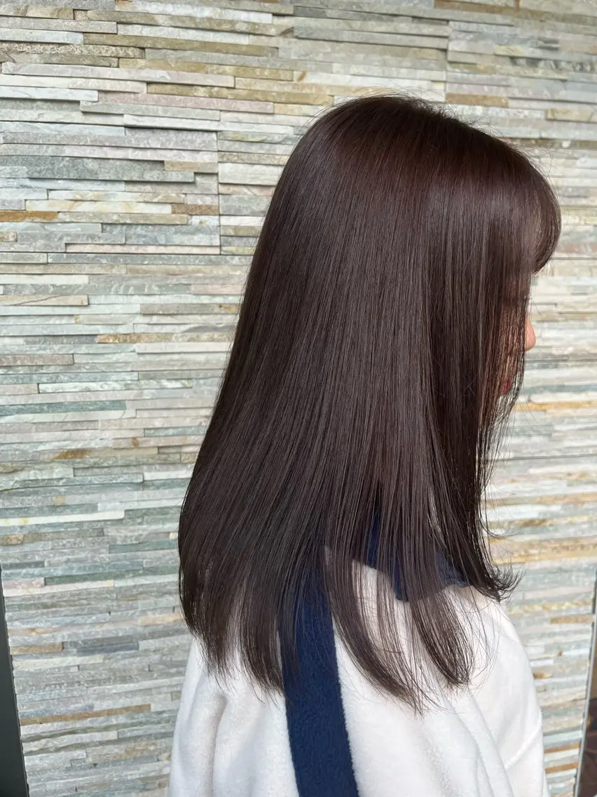 ミディアム カット ヘアカラー 吉田 詩穂のヘアスタイル
