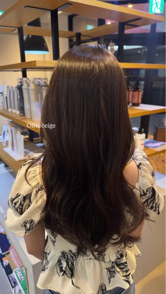 ロング カット ヘアカラー miu/レイヤー /寒色カラーのヘアスタイル