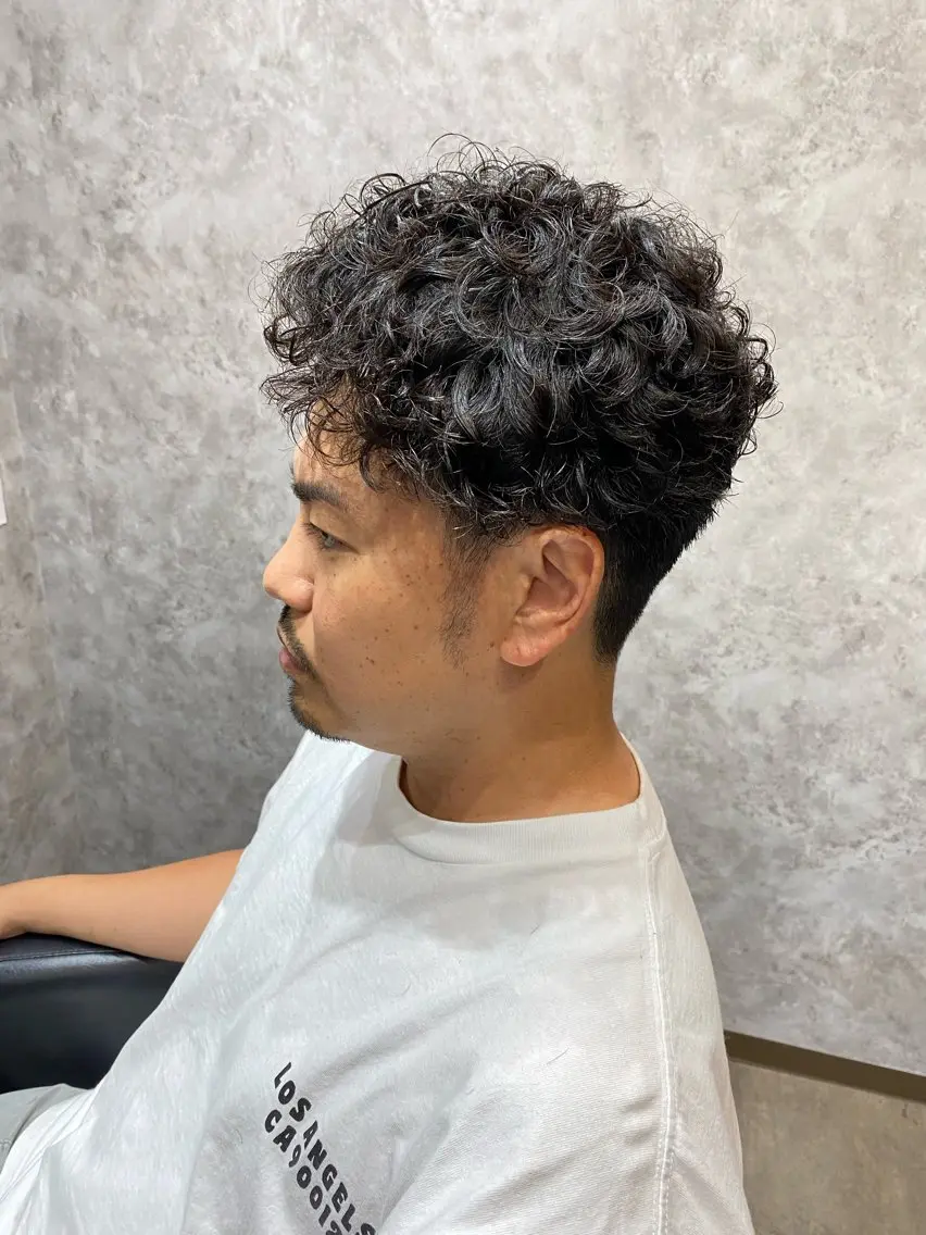 ショート メンズ メンズパーマ 刈り上げ カット パーマ 福澤玲央／博多／千代 ／メンズカットのヘアスタイル