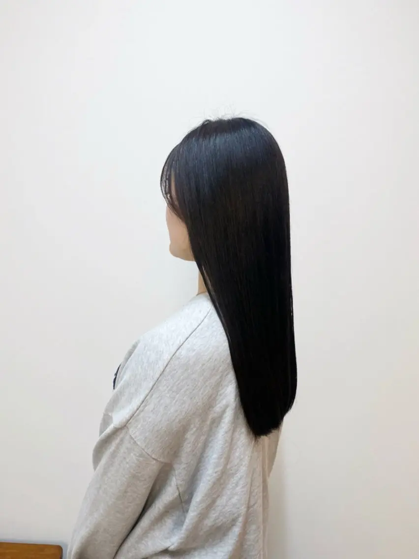 ロング カラー 黒髪 ブルーカラー ブルーブラック oriha .のヘアスタイル