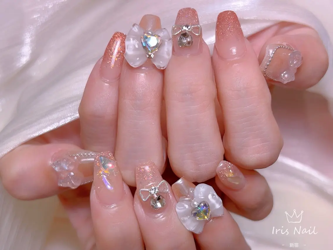 ネイル フレンチネイル ジェルネイル グラデーション 韓国ネイル マグネットネイル ハンドネイル 【長さ出し】 IRIS NAILのネイルデザイン