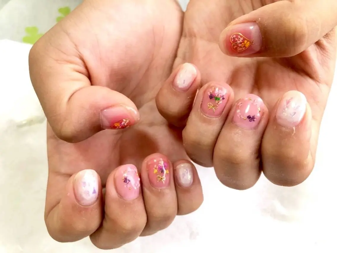 ネイル フラワーネイル 松永 いぶきのネイルデザイン