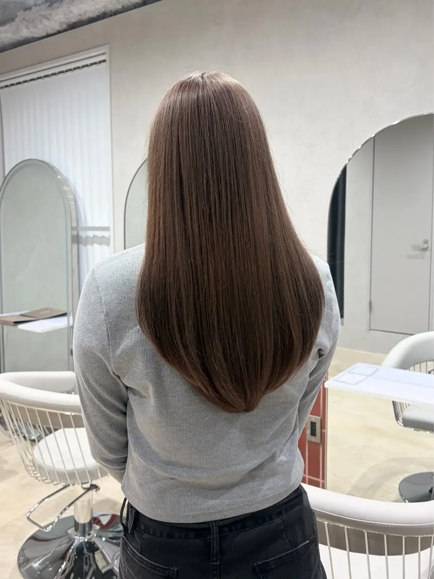ロング ヘアカラー トリートメント Uni. wakabaのヘアスタイル