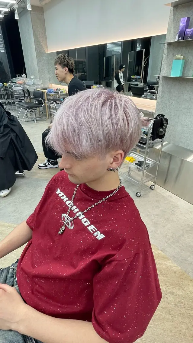 ショート カラー パーマ メンズ キッズ メンズハイトーン ハイトーンカラー ピンクカラー 栄💗レイヤーカット |パーマ|haruのヘアスタイル